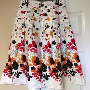 White flowered Notations skirt, size S